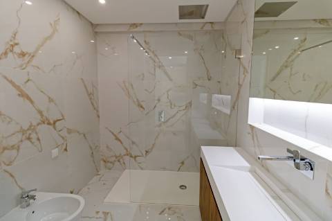 Apartamento de Luxo T3 em Carcavelos: Conforto, Design e Localização Privilegiada