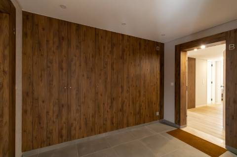 Apartamento de Luxo T3 em Carcavelos: Conforto, Design e Localização Privilegiada