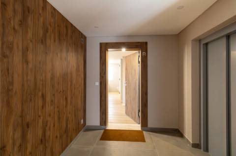 Apartamento de Luxo T3 em Carcavelos: Conforto, Design e Localização Privilegiada