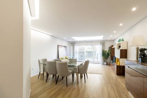 Apartamento T3 de Charme na Quinta das Marianas, Parede - Modernidade, Conforto e Proximidade ao Mar