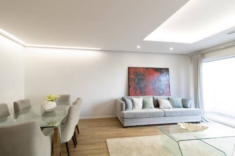 Apartamento T3 de Charme na Quinta das Marianas, Parede - Modernidade, Conforto e Proximidade ao Mar