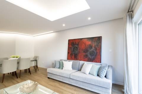 Apartamento T3 de Charme na Quinta das Marianas, Parede - Modernidade, Conforto e Proximidade ao Mar