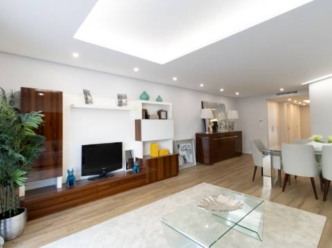 Apartamento T3 de Charme na Quinta das Marianas, Parede - Modernidade, Conforto e Proximidade ao Mar