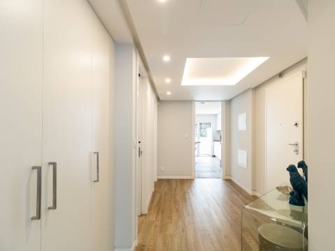 Apartamento T3 de Charme na Quinta das Marianas, Parede - Modernidade, Conforto e Proximidade ao Mar