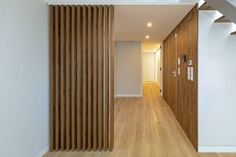 Viva o Sonho em Carcavelos: Luxuoso T3+1 em Duplex com Varandas e Mezanine!