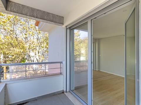 Elegância e Conforto num Duplex T3+1 com Mezanine em Carcavelos - O Espaço dos Seus Sonhos