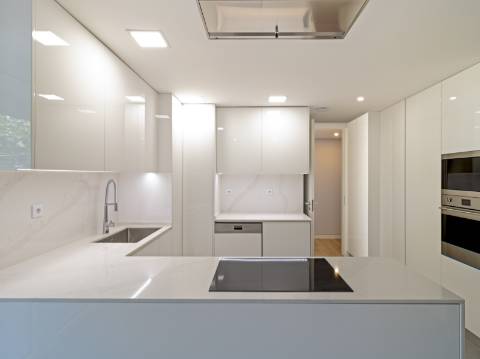 Elegância e Conforto num Duplex T3+1 com Mezanine em Carcavelos - O Espaço dos Seus Sonhos