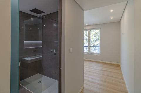 Elegância e Conforto num Duplex T3+1 com Mezanine em Carcavelos - O Espaço dos Seus Sonhos