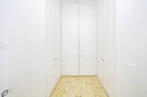 Moradia T4+1 em Campolide - Com Piscina e em Renovação Total com Conforto e Elegância