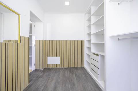 Moradia T4+1 em Campolide - Com Piscina e em Renovação Total com Conforto e Elegância