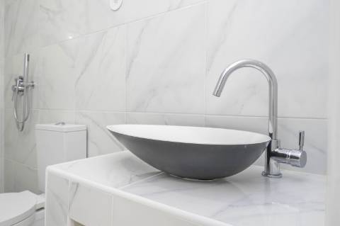 Moradia T4+1 em Campolide - Com Piscina e em Renovação Total com Conforto e Elegância