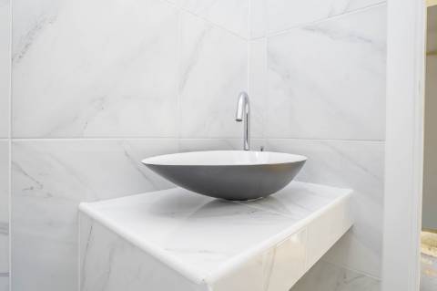 Moradia T4+1 em Campolide - Com Piscina e em Renovação Total com Conforto e Elegância