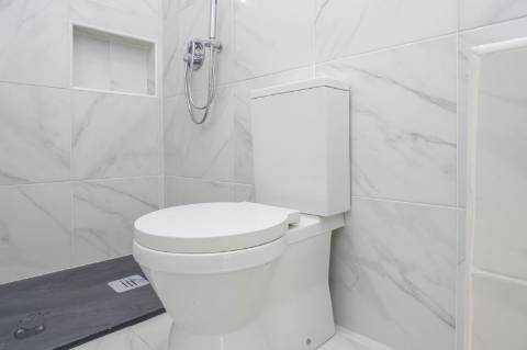 Moradia T4+1 em Campolide - Com Piscina e em Renovação Total com Conforto e Elegância