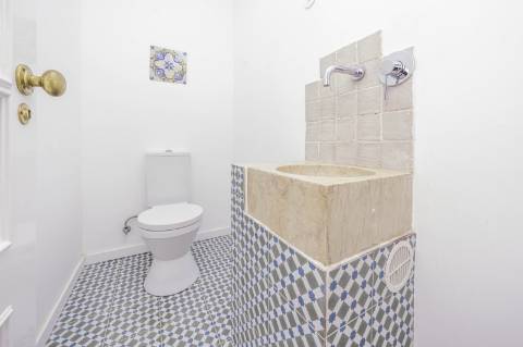 Moradia T4+1 em Campolide - Com Piscina e em Renovação Total com Conforto e Elegância