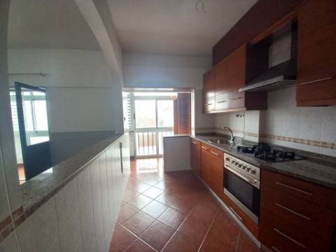 || CENTRO DO MONTIJO | Apartamento T2 | AMPLA OFERTA DE SERVIÇOS ||
