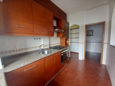 || CENTRO DO MONTIJO | Apartamento T2 | AMPLA OFERTA DE SERVIÇOS ||