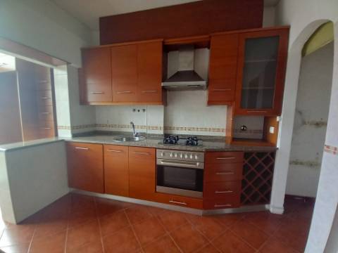 || CENTRO DO MONTIJO | Apartamento T2 | AMPLA OFERTA DE SERVIÇOS ||