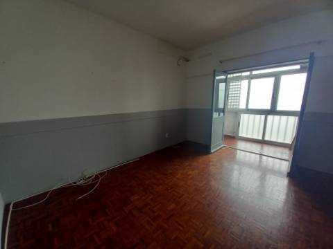 || CENTRO DO MONTIJO | Apartamento T2 | AMPLA OFERTA DE SERVIÇOS ||