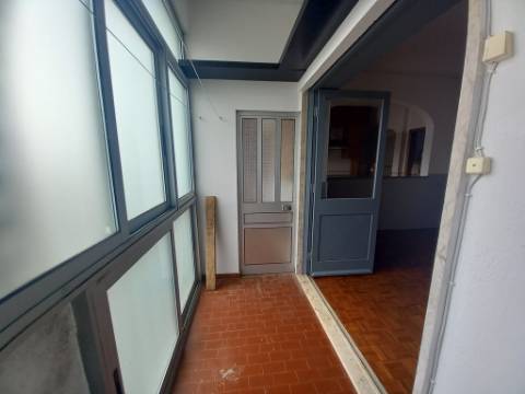 || CENTRO DO MONTIJO | Apartamento T2 | AMPLA OFERTA DE SERVIÇOS ||