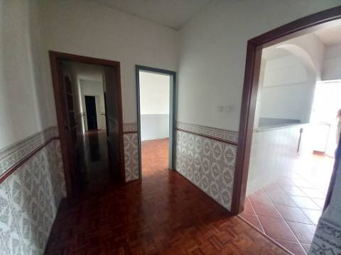 || CENTRO DO MONTIJO | Apartamento T2 | AMPLA OFERTA DE SERVIÇOS ||