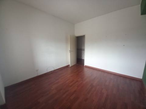 || CENTRO DO MONTIJO | Apartamento T2 | AMPLA OFERTA DE SERVIÇOS ||