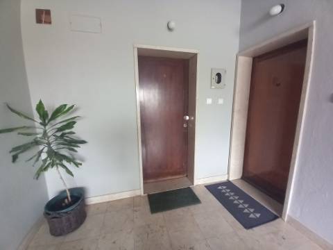 || CENTRO DO MONTIJO | Apartamento T2 | AMPLA OFERTA DE SERVIÇOS ||