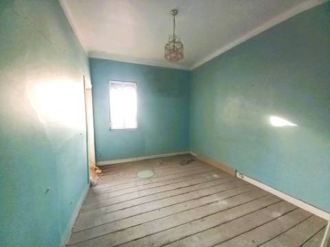 || OPORTUNIDADE INVESTIMENTO | Prédio em Alcântara | PARA REMODELAÇÃO TOTAL ||