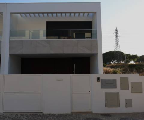 | QUINTA DA AMIZADE | MORADIA T3 | COM PISCINA |