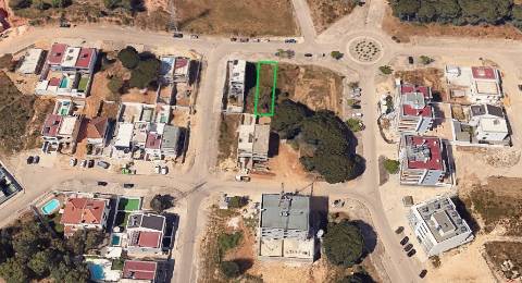 Baixa de Preço | TERRENO URBANO | MORADIA T3 | QUINTA DA AMIZADE