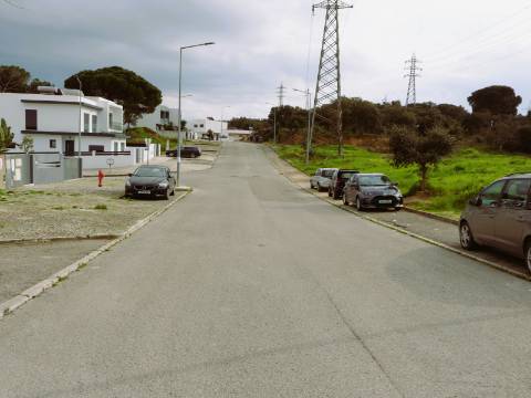 Baixa de Preço | TERRENO URBANO | MORADIA T3 | QUINTA DA AMIZADE