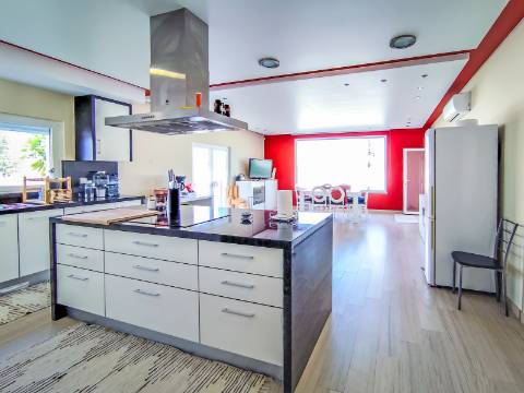 Moradia T6: Um Refúgio de Charme e Conforto para Viver Tranquilamente