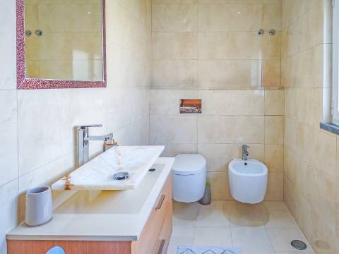 Moradia T6: Um Refúgio de Charme e Conforto para Viver Tranquilamente