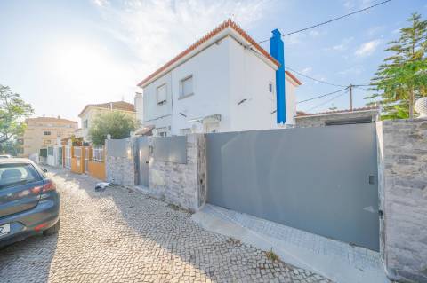 || Bairro da Conceição | Moradia T3 | Totalmente Remodelada ||