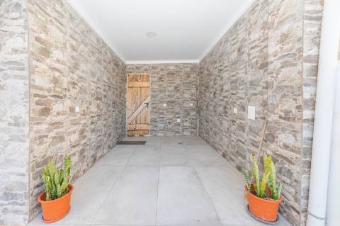 || Bairro da Conceição | Moradia T3 | Totalmente Remodelada ||