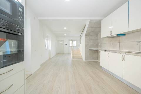 || Bairro da Conceição | Moradia T3 | Totalmente Remodelada ||