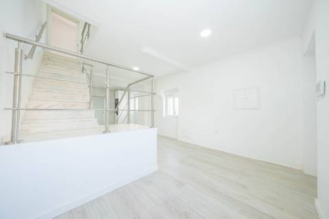 || Bairro da Conceição | Moradia T3 | Totalmente Remodelada ||