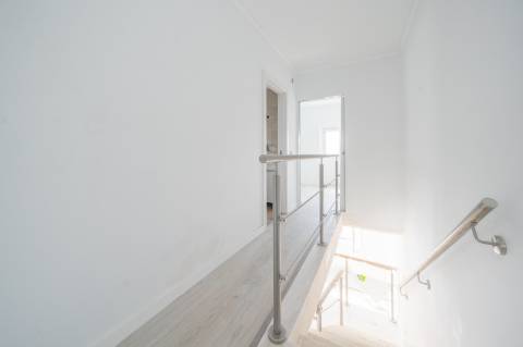 || Bairro da Conceição | Moradia T3 | Totalmente Remodelada ||