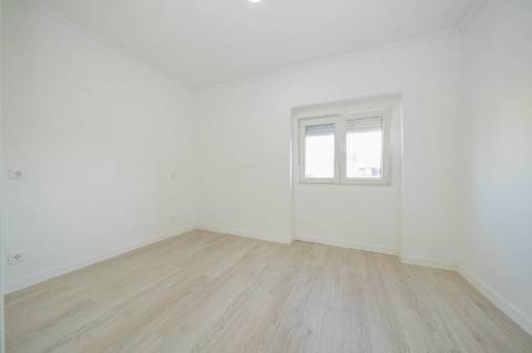 || Bairro da Conceição | Moradia T3 | Totalmente Remodelada ||