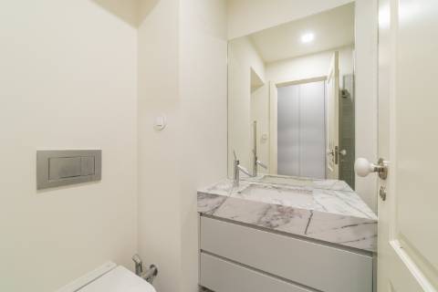 Estúdio T0 no Vibrante Bairro de Santa Catarina, Lisboa!