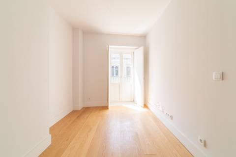 Encantador Apartamento T1 na Prestigiada Zona da Misericórdia, Lisboa!