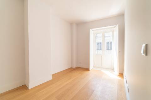 Encantador Apartamento T1 na Prestigiada Zona da Misericórdia, Lisboa!