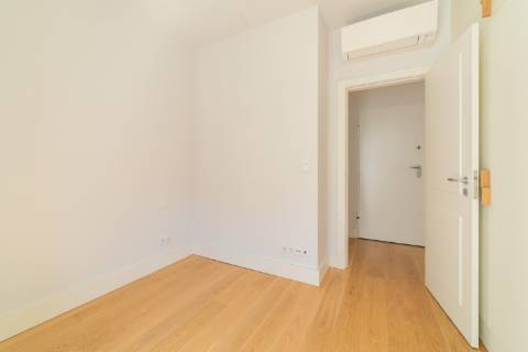 Encantador Apartamento T1 na Prestigiada Zona da Misericórdia, Lisboa!