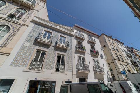 Encantador Apartamento T1 na Prestigiada Zona da Misericórdia, Lisboa!