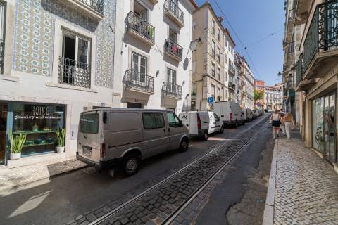 Encantador Apartamento T1 na Prestigiada Zona da Misericórdia, Lisboa!