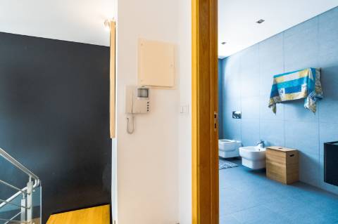 Moradia Moderna Apenas a 10 Minutos das Praias da Costa e da Fonte da Telha