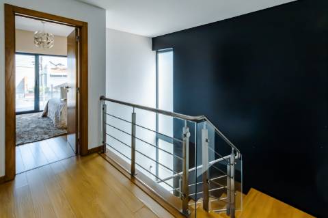 Moradia Moderna Apenas a 10 Minutos das Praias da Costa e da Fonte da Telha