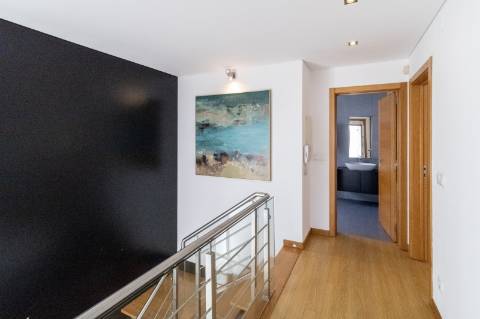 Moradia Moderna Apenas a 10 Minutos das Praias da Costa e da Fonte da Telha