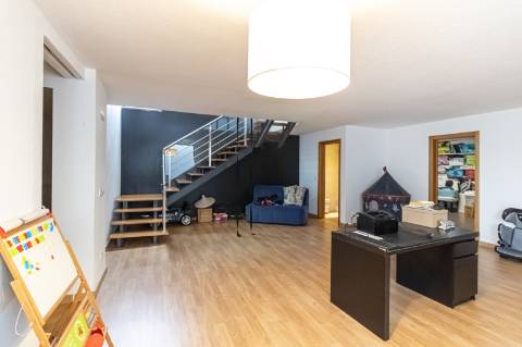 Moradia Moderna Apenas a 10 Minutos das Praias da Costa e da Fonte da Telha