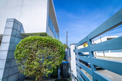 Moradia Moderna Apenas a 10 Minutos das Praias da Costa e da Fonte da Telha