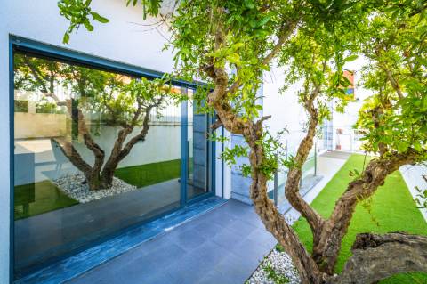 Moradia Moderna Apenas a 10 Minutos das Praias da Costa e da Fonte da Telha